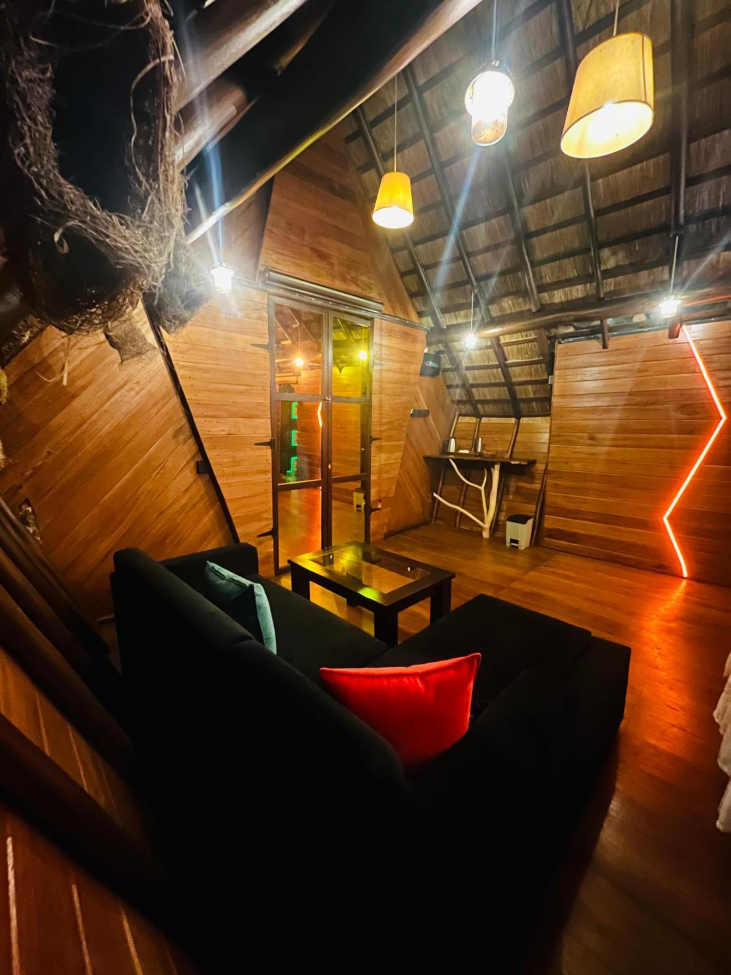 Chika'S Place River View Udawalawa 우다왈라웨 외부 사진